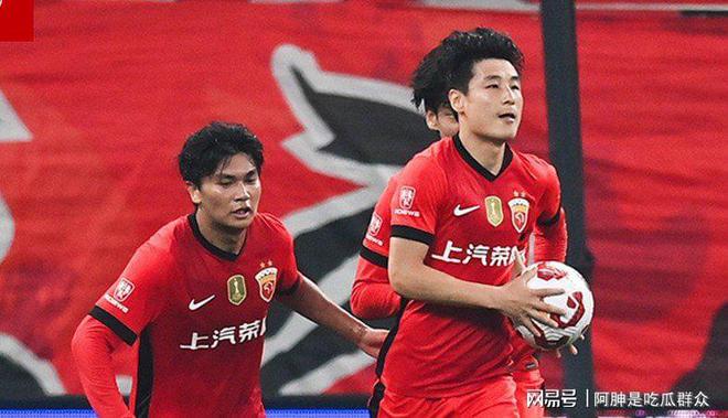 VAR判罚再引争议，武磊对阵那不勒斯裁判判点引发巨大争议的简单介绍